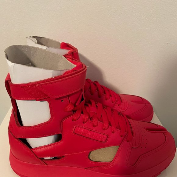 Maison Margiela Reebok Classic Leather Tabi High Red Shoes - Picture 3 of 5